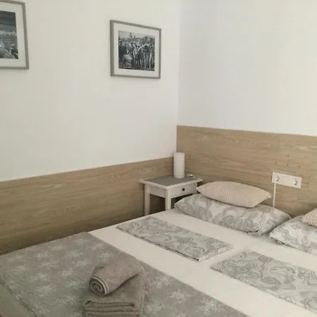 Homestay Lia *