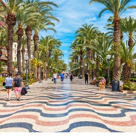 Lia Homestay Alicante